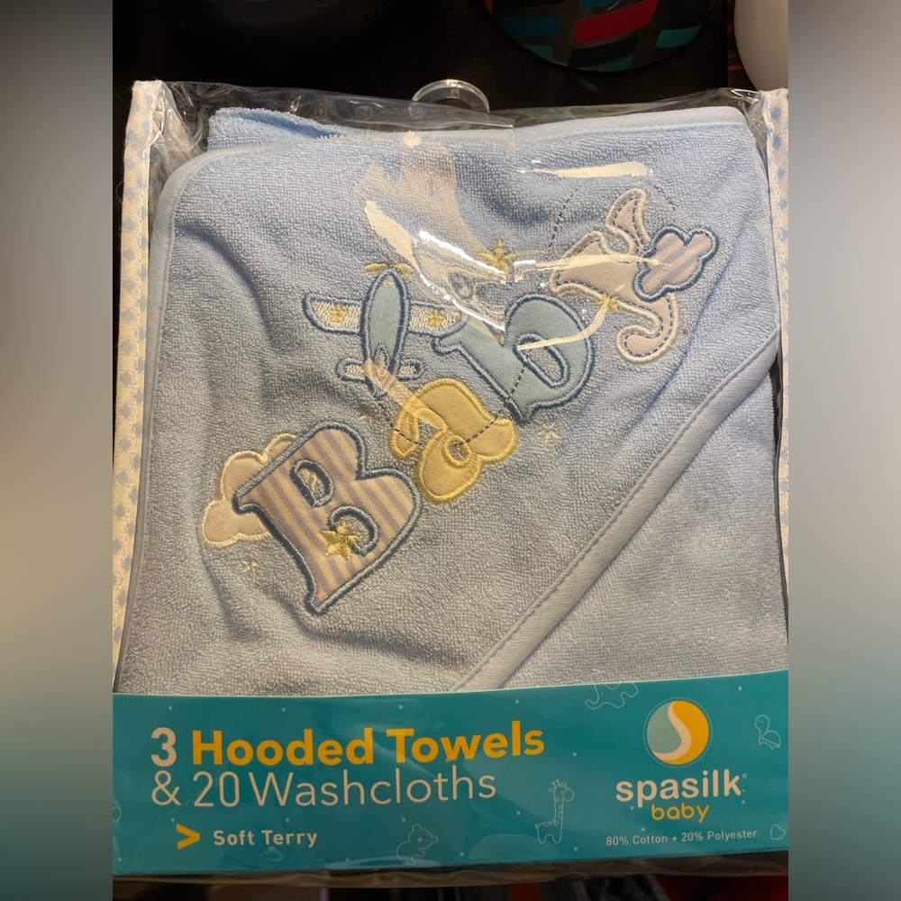 3 hooded towels and 20 washcloths-baby boy